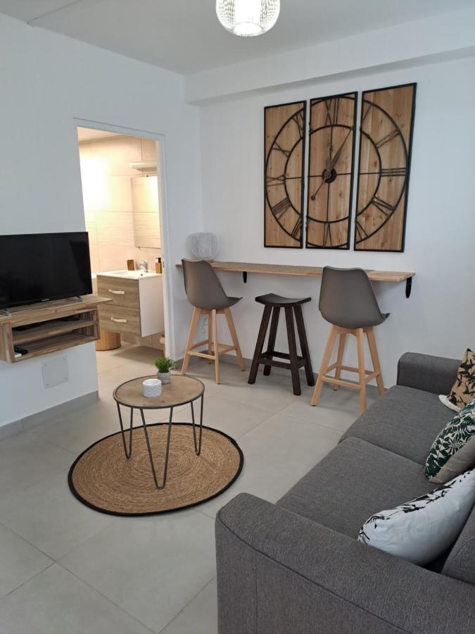 Appartement Cosy, T2 Situe En Centre Ville De Saint-Pierre Exterior photo