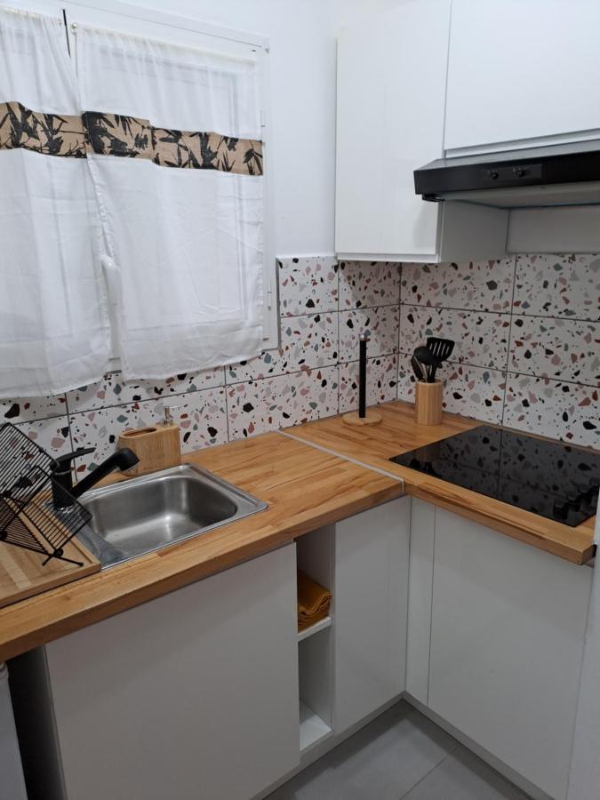 Appartement Cosy, T2 Situe En Centre Ville De Saint-Pierre Exterior photo